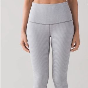 Heathered herringbone wunder under high rise